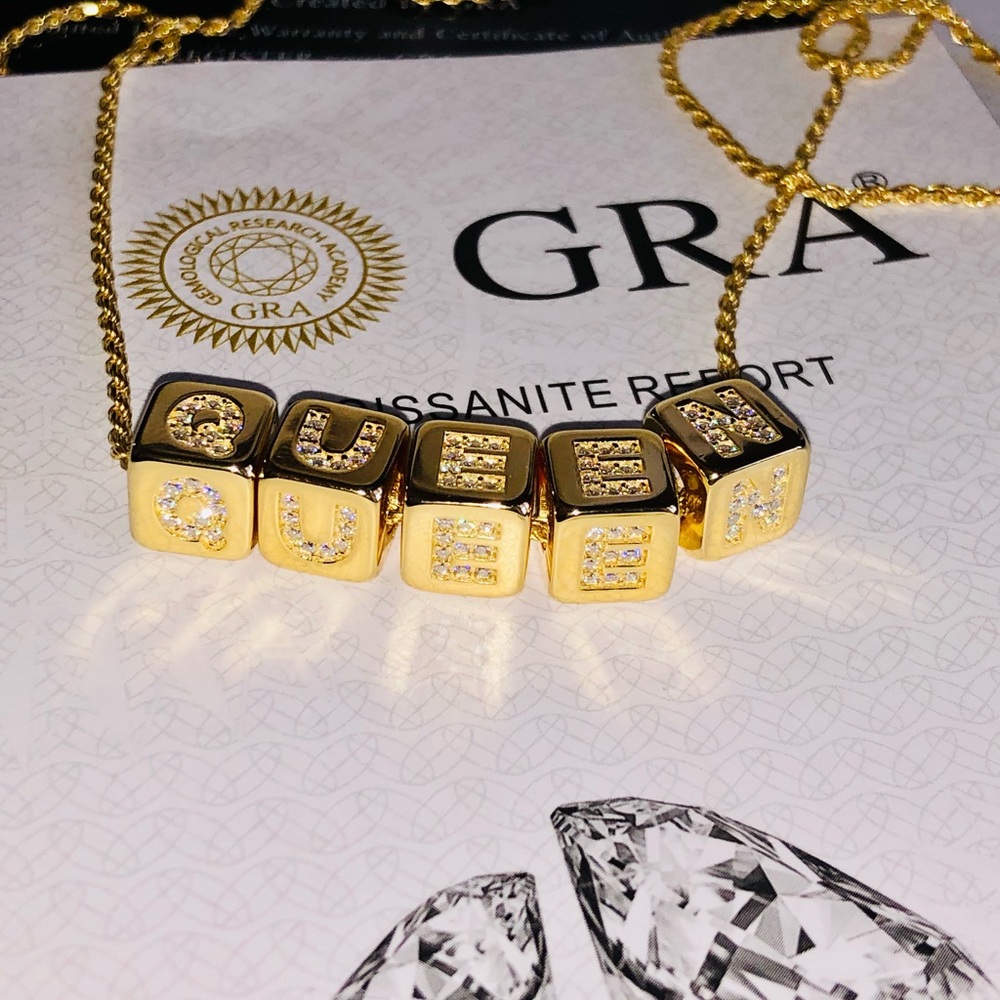 VVS gra certified diamond moisannitte pendant for a queen, passes diamond tester